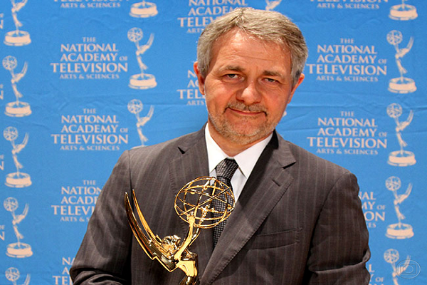 Boato de saída de Schroder volta a rondar bastidores da Globo; emissora novamente nega mudança