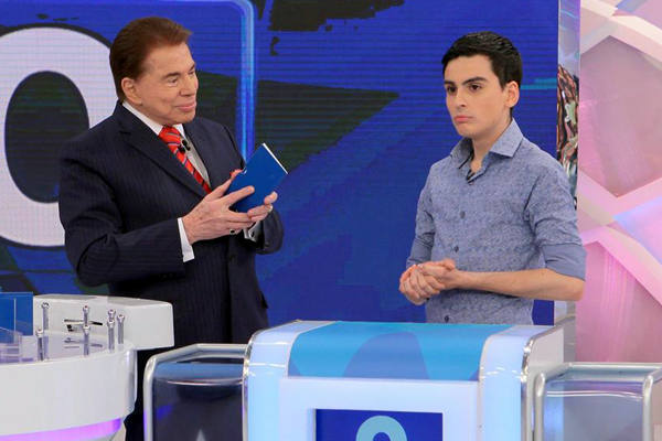 Dudu Camargo cria mal-estar no SBT por divulgação errada e ilegal de Ibope