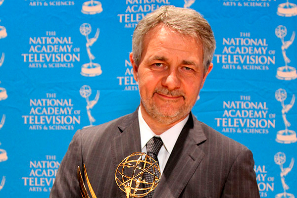 Boato da saída de Schroder ganha força e funcionários da Globo fazem bolão