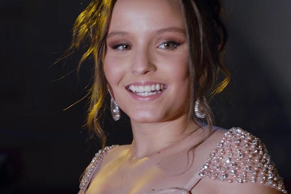 Ministério da Justiça diz que filme de Larissa Manoela tem “violência” e retira classificação livre