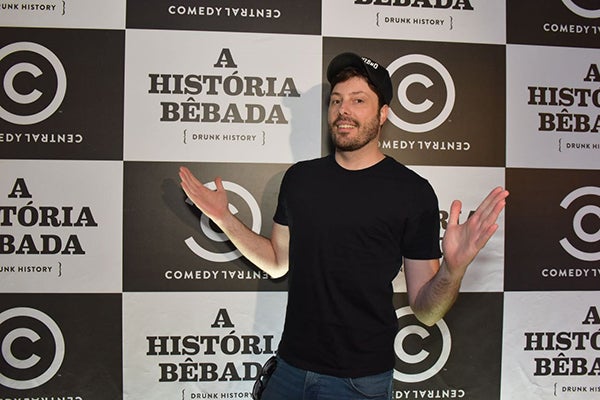 Comedy Central estreia programa com Danilo Gentili onde bêbados contam a história do Brasil
