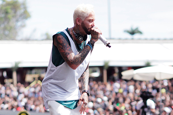 Quem é o cantor que se elegeu vereador e fez o SBT vencer Sol Nascente na Bahia