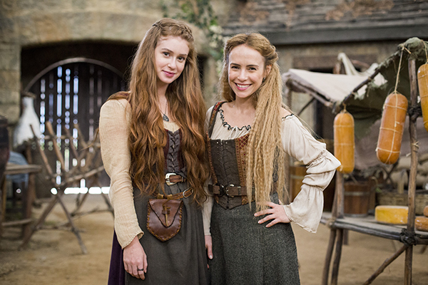 Deus Salve o Rei estreia com lindas imagens e enredo eficiente