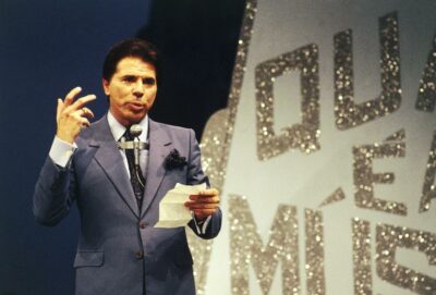 Crédito: SBT/Reprodução. Apresentador Silvio Santos durante o programa Qual é a música?, no canal SBT.