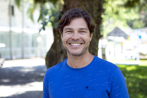 Por onde anda Erik Marmo, o Cláudio de Mulheres Apaixonadas?