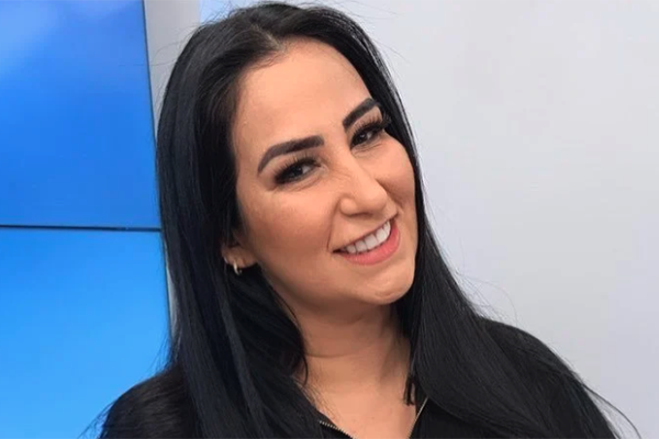 Fabíola Gadelha voltará a ter um programa próprio na Record Fabíola Gadelha