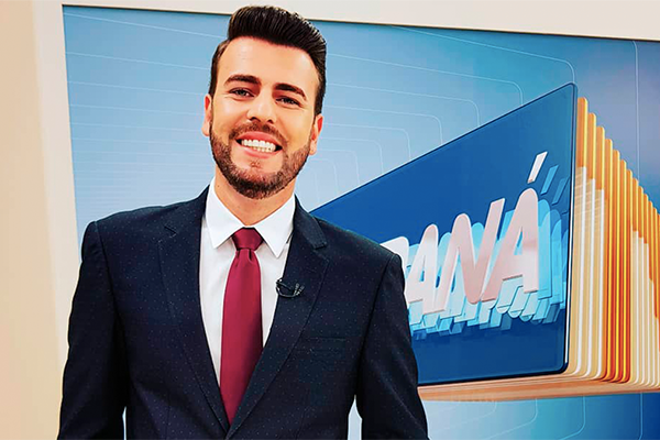 Apresentador demitido por mostrar nude ao vivo é contratado por afiliada da Globo