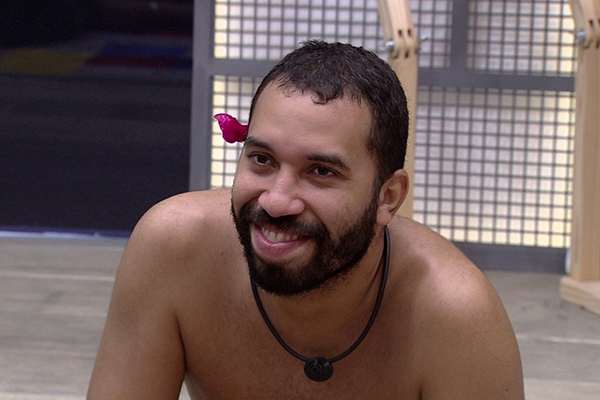 Vai embora do Brasil? Mãe revela que Gilberto já tem o que fazer após o BBB21