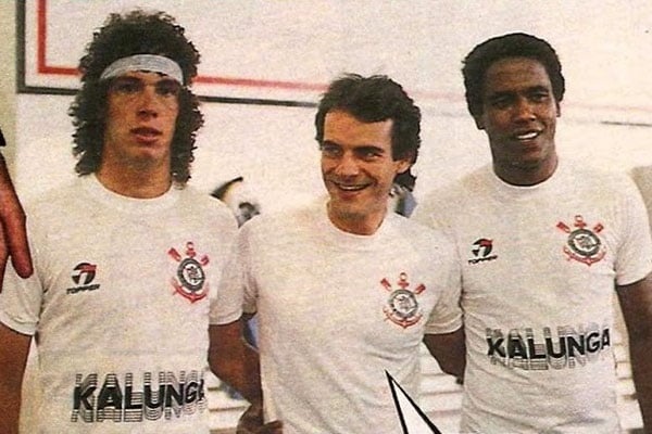 Mário Gomes e jogadores do Corinthians em Vereda Tropical