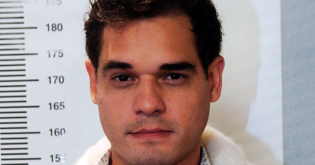 Em ascensão na Globo, ator teve carreira afundada por prisão Alexandre Schumacher