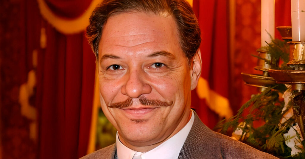 Saiba como está o ator que fez o delegado de Chocolate com Pimenta Chocolate com Pimenta - Ernani Moraes