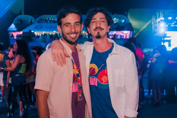 João Pedro Accioly e Johnny Massaro