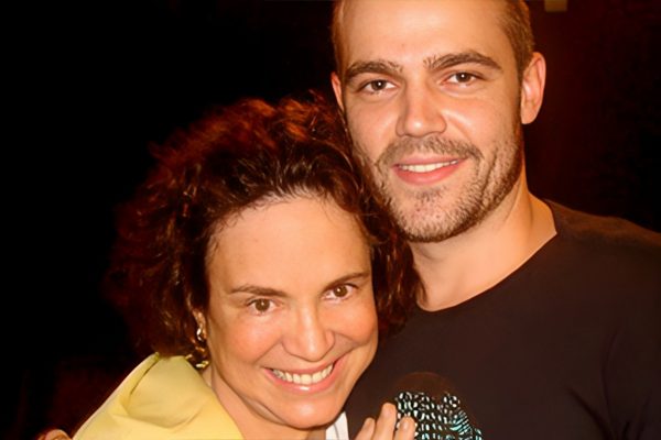 Regina Duarte e o filho João Gomez