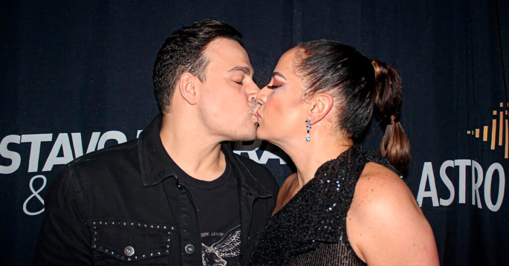 17 anos mais novo: quem é o cantor que está namorando filha de Silvio Santos Gustavo Moura e Silvia Abravanel