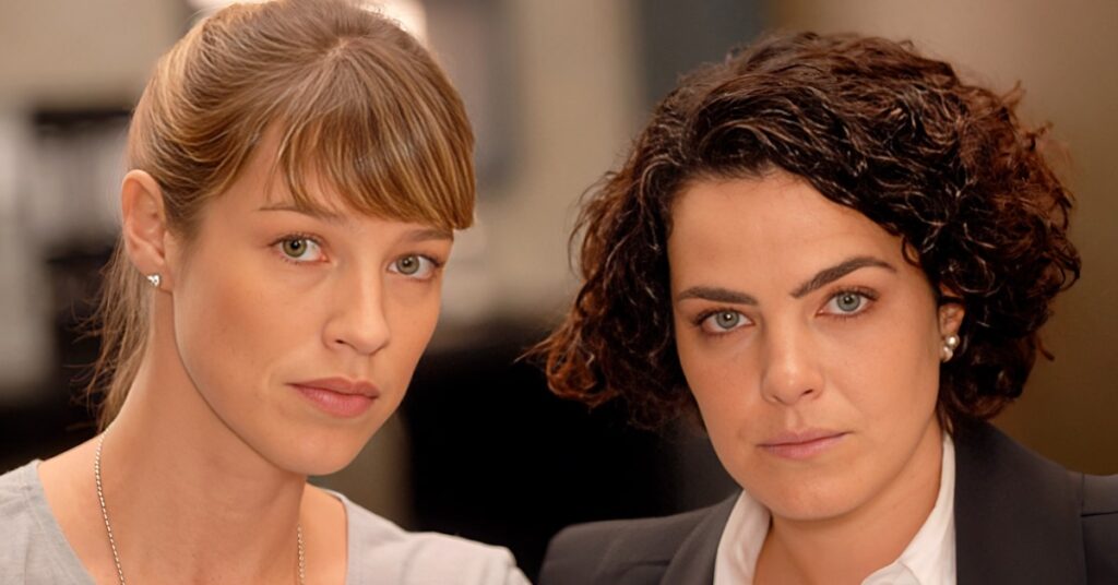 Após sumir da TV, atriz chocou família não indo ao enterro do próprio pai Luana Piovani (Gabriela) e Ana Paula Arósio (Ana Beatriz) em Na Forma da Lei