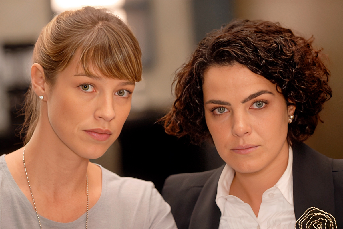 Luana Piovani (Gabriela) e Ana Paula Arósio (Ana Beatriz) em Na Forma da Lei