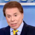 Silvio Santos à frente de seu dominical (Reprodução / SBT)