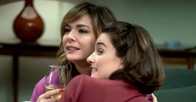 Regiane Alves (Clara) e Priscila Sztejnman (Helena) em Vai na Fé (Reprodução / Globo)