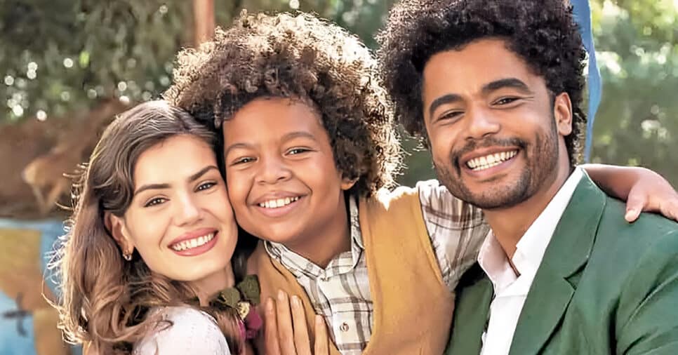 Marê (Camila Queiroz), Marcelino (Levi Asaf) e Orlando (Diogo Almeida) em Amor Perfeito