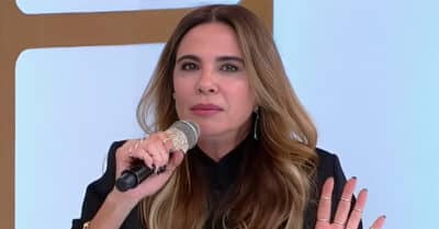 Luciana Gimenez à frente do Superpop (Reprodução / RedeTV!)