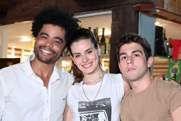Camila Queiroz, Daniel Rangel e Diogo Almeida
