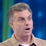 Luciano Huck no comando de seu programa na Globo