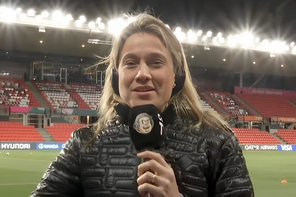 Fernanda Gentil na cobertura da Copa do Mundo Feminina na CazéTV