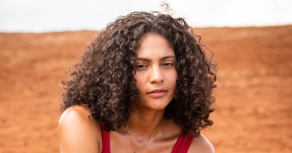 Barbara Reis é Aline em Terra e Paixão