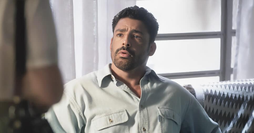 Cauã Reymond como Caio em Terra e Paixão