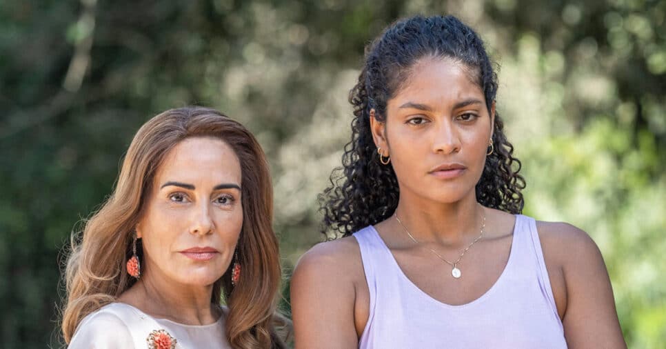 Irene (Gloria Pires) e Aline (Barbara Reis) em Terra e Paixão