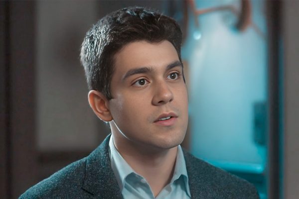 Daniel Rangel como Júlio em Amor Perfeito