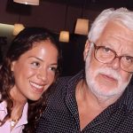 A atriz Julia Almeida e seu pai, o autor Manoel Carlos