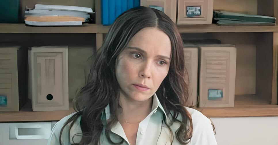 Débora Falabella é Lucinda em Terra e Paixão