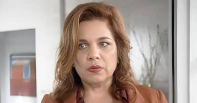 Isabel Teixeira como Helena em Elas por Elas (Reprodução / Globo)