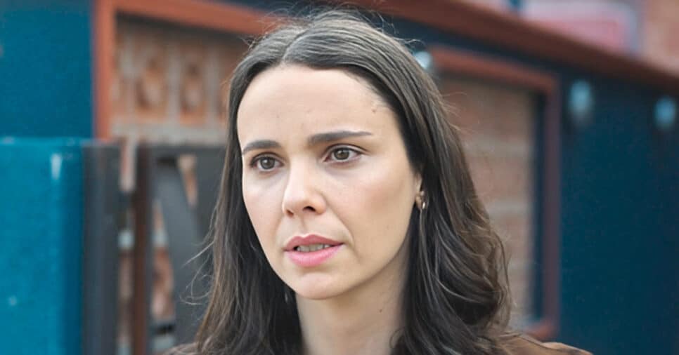 Débora Falabella em Terra e Paixão