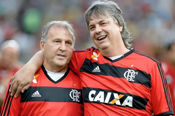 Zico e Gaúcho com a camisa do Flamengo