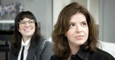 Carol (Karine Teles) e Natália (Mariana Santos) em Elas por Elas (Reprodução / Globo)
