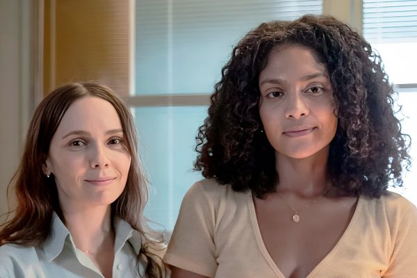 Débora Falabella e Barbara Reis como Lucinda e Aline em Terra e Paixão