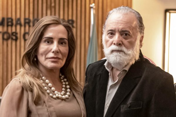 Irene (Gloria Pires) e Antônio (Tony Ramos) em Terra e Paixão