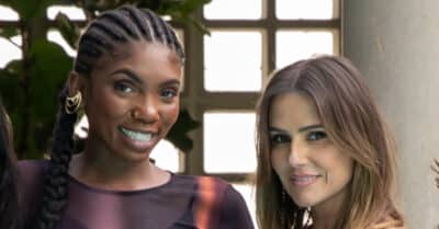 Taís (Késia Estácio) e Lara (Deborah Secco) em Elas por Elas (Divulgação / Globo)