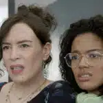 Renée (Maria Clara Spinelli) e Vic (Bia Santana) em Elas por Elas