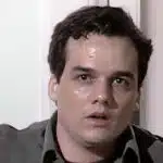 Wagner Moura como Olavo em Paraíso Tropical