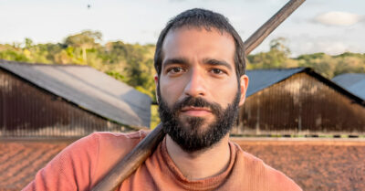 Humberto Carrão como José Inocêncio em Renascer