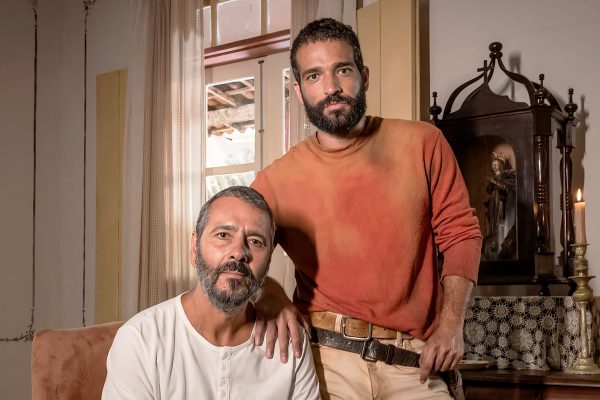 Marcos Palmeira e Humberto Carrão em Renascer