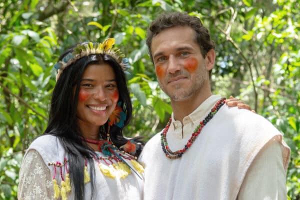 Suyane Moreira e Paulo Rocha em Terra e Paixão