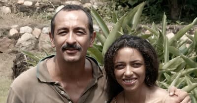 Tião Galinha (Irandhir Santos) e Joana (Alice Carvalho) em Renascer