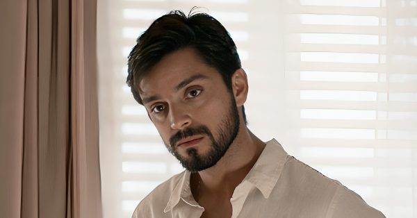 Rodrigo Simas como José Venâncio em Renascer