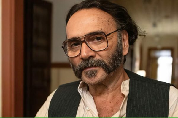 Almir Sater como Rachid em Renascer
