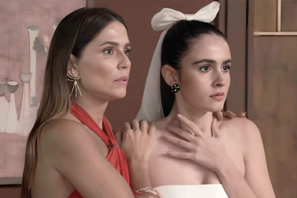 Deborah Secco e Valentina Herszage em Elas por Elas