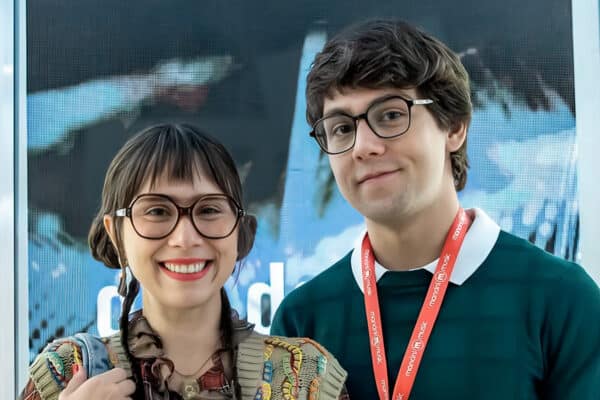 Lupita (Daphne Bozaski) e Guto (Daniel Rangel) em Família é Tudo
